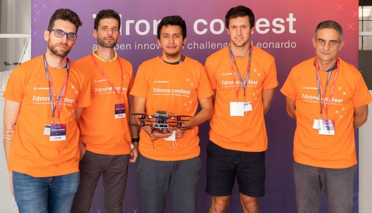 Leonardo Drone Contest: a Torino la sfida finale della competizione tra sei  Università italiane, inclusa la Scuola Sant'Anna, per progettare droni  capaci di volare in maniera autonoma. Legame più stretto fra ricerca