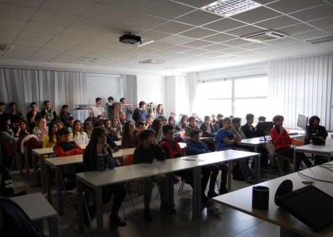 Image for presentazione_del_progetto_amica_alle_classi_ospiti_del_laboratorio_percro_3.jpg